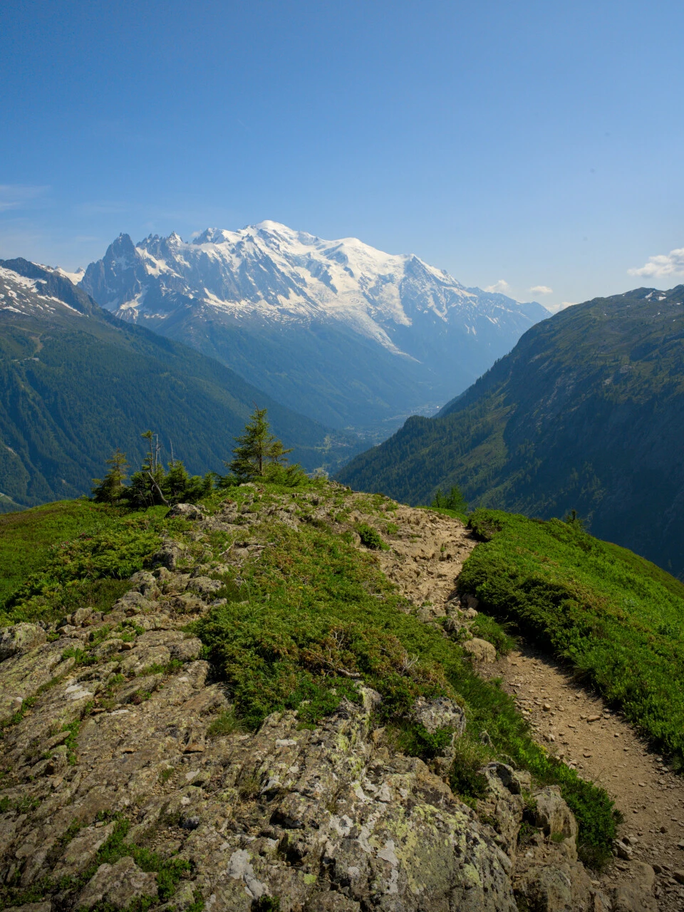Descending the ridge with Mont-Blanc in the background
